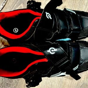 Brand new clip-on Peleton bike shoes size 40